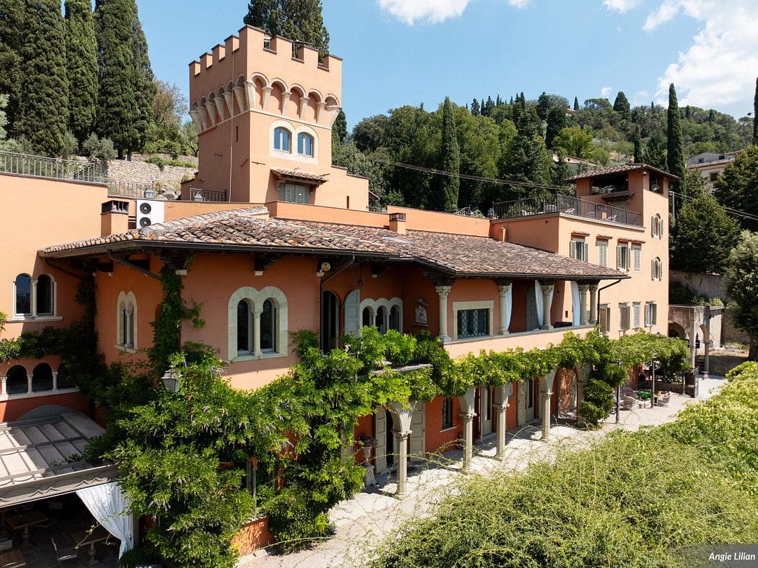choosing a destination wedding venue in Europe that reflects their style for a tuscany wedding